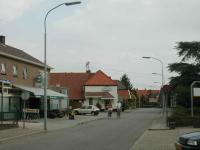 Verschillend georienteerde bebouwing langs de Koningstraat.