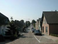 Gesloten gevelwanden met individueel herkenbare bebouwing.