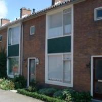 Passende gevelindeling, afgestemd op oorspronkelijke indeling en belendende bebouwing.