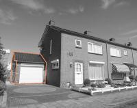 Duidelijk teruggelegen tov voorgevelrooilijn