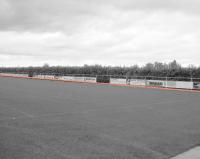Sponseringsborden rondom het veld en naar binnen gericht