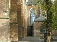 In de gotische architectuur treffen we een vanzelfsprekende relatie aan tussen vorm en constructie