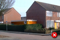 Niet passend door afwijkend kleur en materiaalgebruik